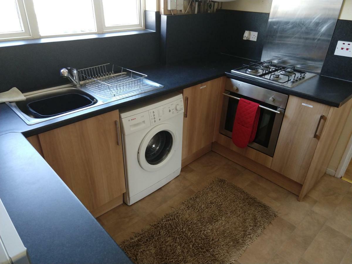 Rowe Gardens - Self Catering - Guesthouse Style - Comfortable Twin Or Double Rooms - Quiet Residential Area Вёкингтон Экстерьер фото